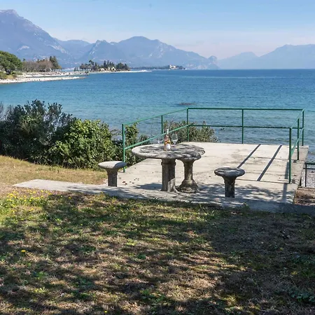 Pisenze Lake Apartments *