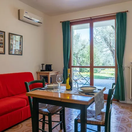 Pisenze Lake Apartments Apartment